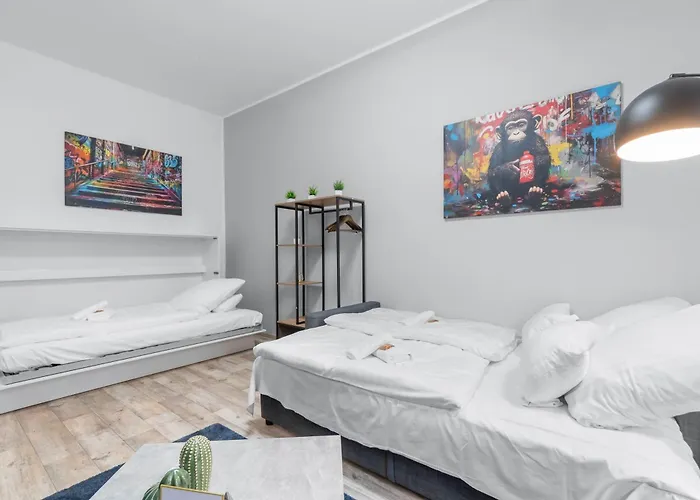 Tolles Design, Hochwertig, Vollausstattung, 3 Zimmer, Grosses Bad & Gaeste-Wc, Grosse Kueche, 3 X Smart Tv, 11 Min Zum Hbf Duisburg