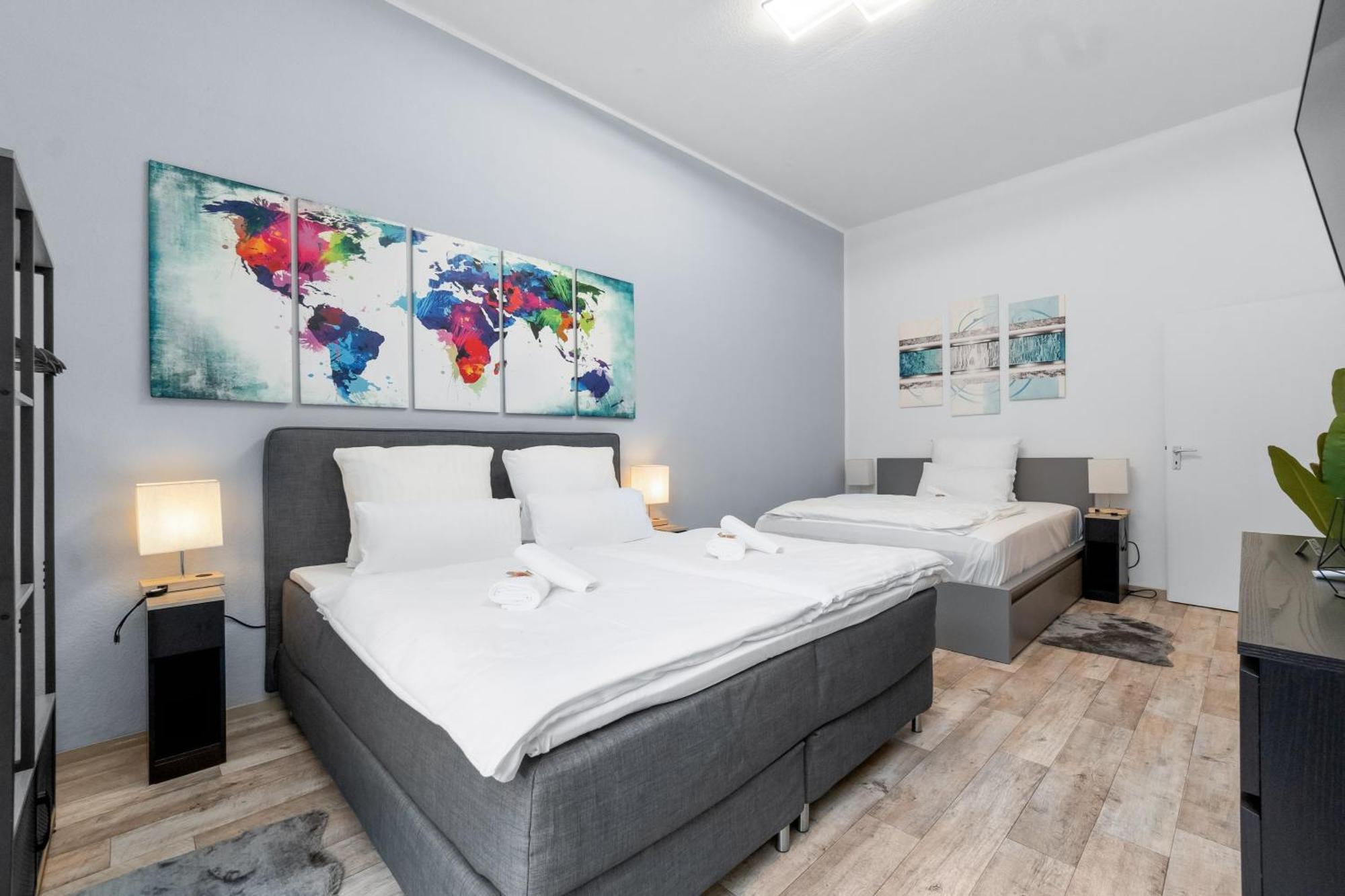 Tolles Design, Hochwertig, Vollausstattung, 3 Zimmer, Grosses Bad & Gaeste-wc, Grosse Kueche, 3 X Smart Tv, 11 Min Zum Hbf