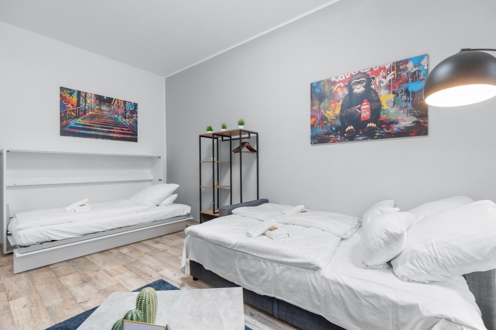 Tolles Design, Hochwertig, Vollausstattung, 3 Zimmer, Grosses Bad & Gaeste-wc, Grosse Kueche, 3 X Smart Tv, 11 Min Zum Hbf *