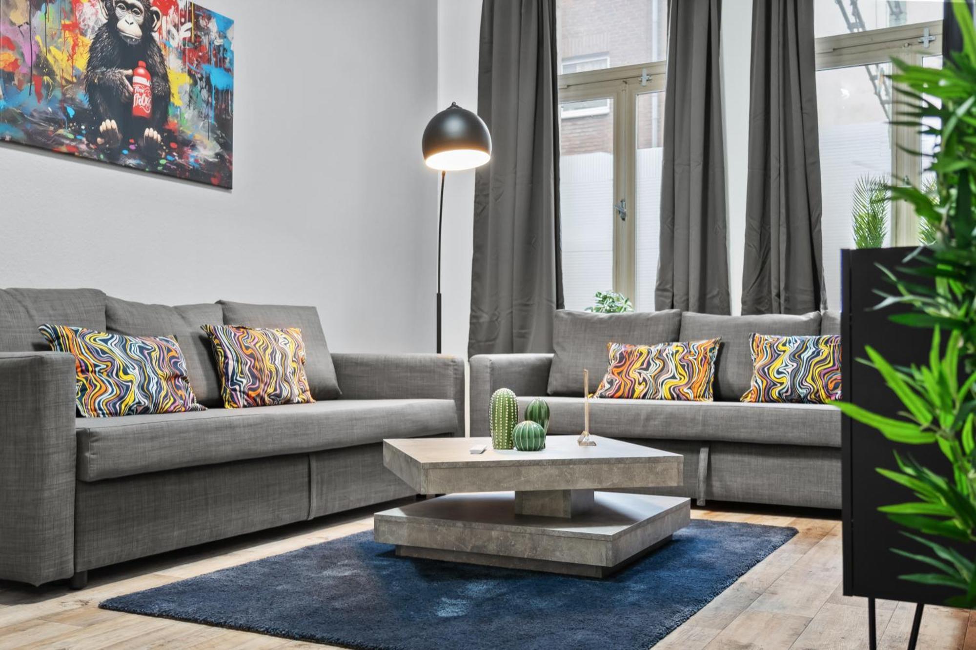 Apartment Tolles Design, Hochwertig, Vollausstattung, 3 Zimmer, Grosses Bad & Gaeste-wc, Grosse Kueche, 3 X Smart Tv, 11 Min Zum Hbf *